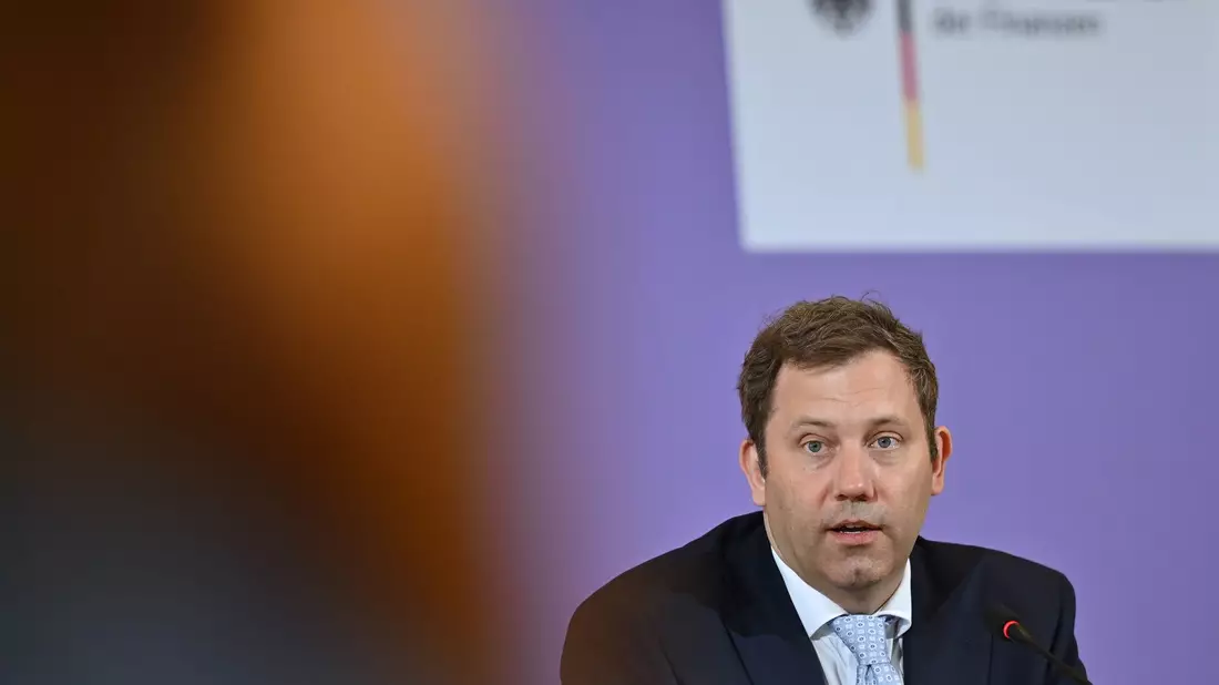 Vizekanzler Klingbeil nutzt die neuen Verschuldungsmöglichkeiten. (Archivbild) - Bild: Katharina Kausche/dpa