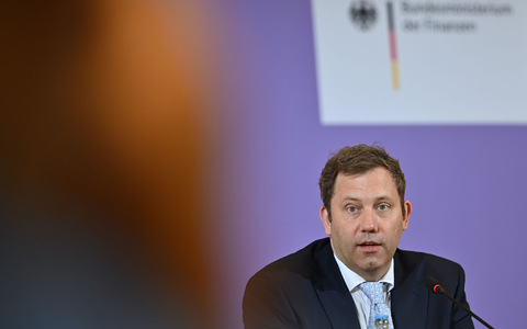 Vizekanzler Klingbeil nutzt die neuen Verschuldungsmöglichkeiten. (Archivbild) - Foto: Katharina Kausche/dpa