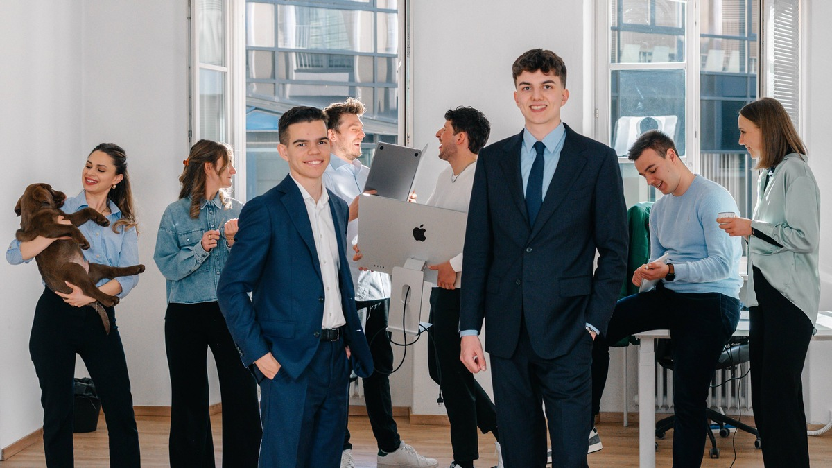 Leon Dapoz und Simon Wachtler bieten mit Evvvolution echte Einblicke statt Floskeln: Wie Arbeitgeber heute die richtigen Menschen erreichen - Foto: presseportal.de