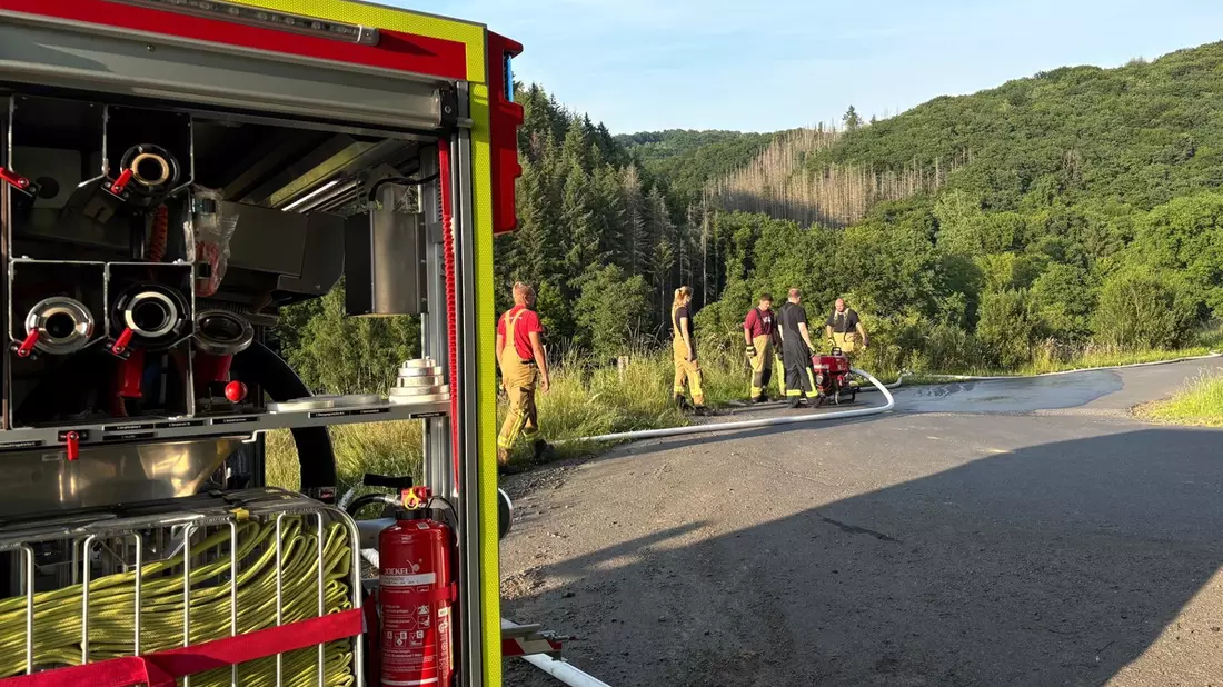 FW VG Asbach: Auf Waldbrände vorbereitet: Einheiten üben gemeinsam - Bild: presseportal.de
