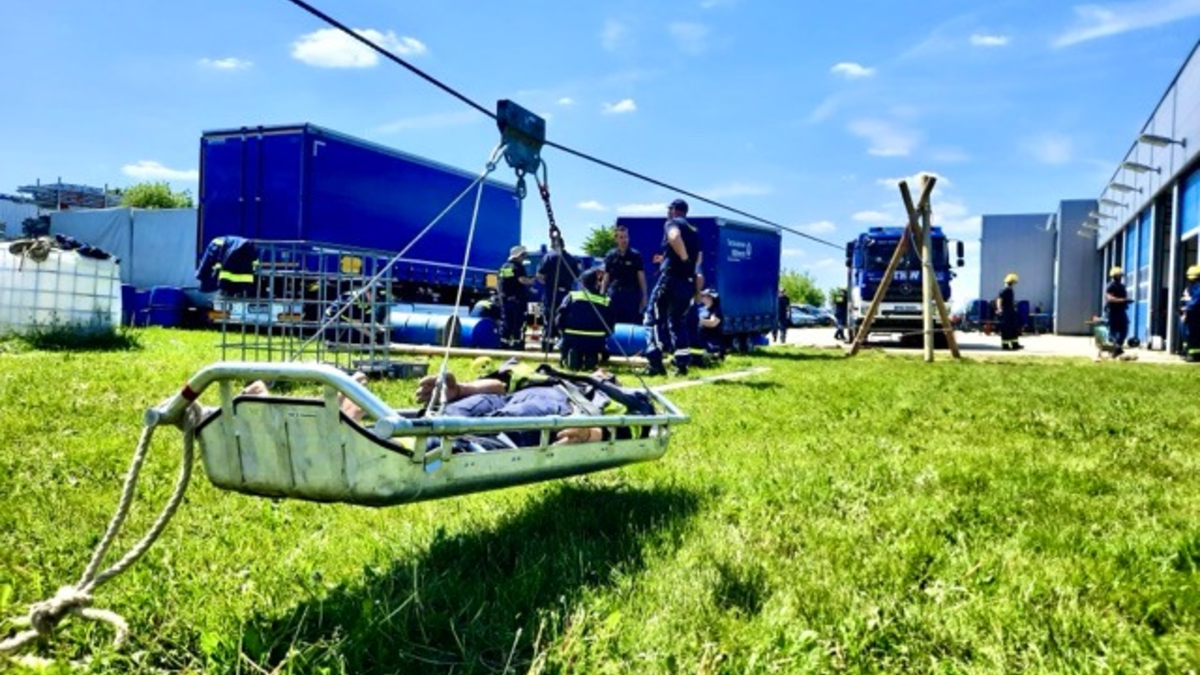 THW LVBEBBST: Presseeinladung: Tag der offenen Tür beim THW Charlottenburg- Wilmersdorf - Foto: presseportal.de