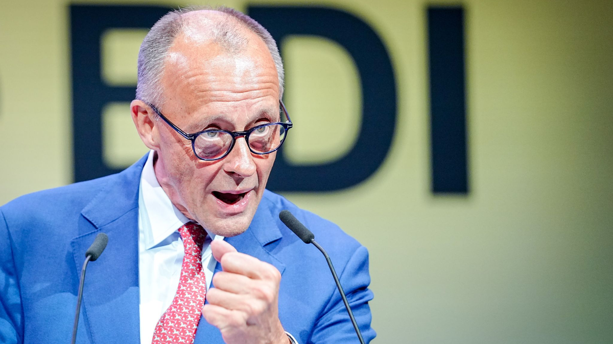 Merz unterstützt die Luftangriffe, ohne das Wort «Drecksarbeit» zu wiederholen. - Foto: Kay Nietfeld/dpa