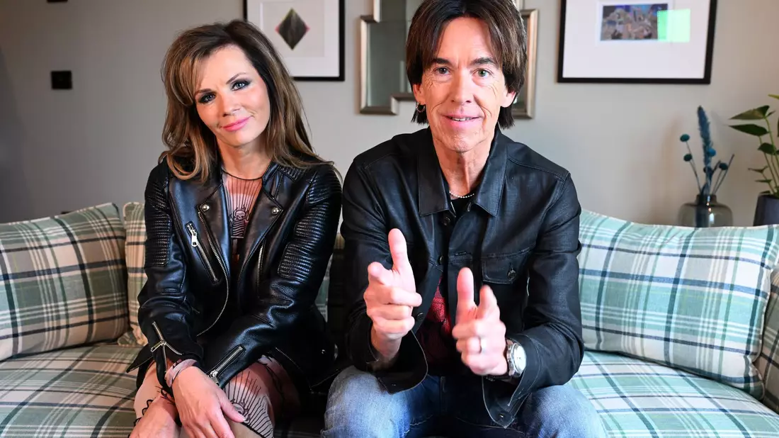 Die neue Roxette-Konstellation nach dem Tod der alten Frontfrau Marie Fredriksson: Urgestein Per Gessle und Sängerin Lena Philipsson. - Bild: Felix Hörhager/dpa
