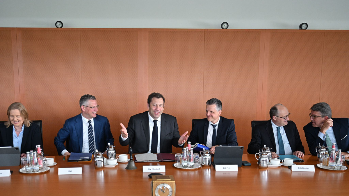 Klingbeil legt seinen ersten Haushalt dem Kabinett vor. (Archivbild) - Foto: Sebastian Christoph Gollnow/dpa