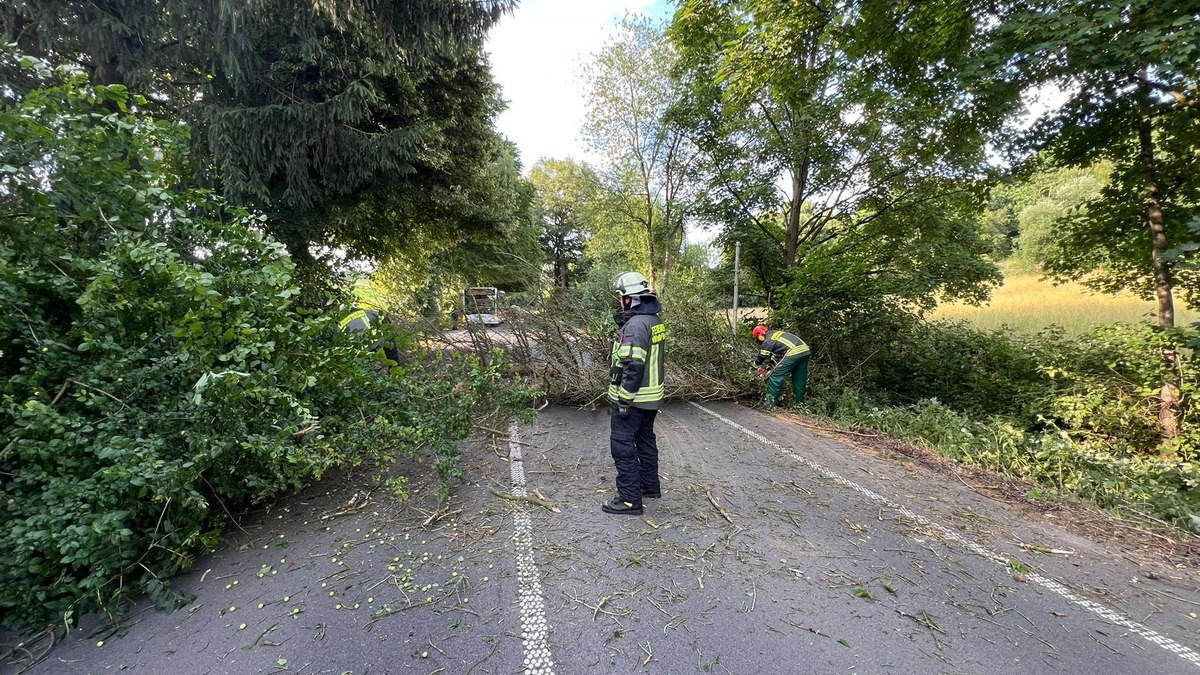 FW-EN: Wetter (Ruhr) - Technische Hilfeleistung durch die Löscheinheit Esborn - Foto: presseportal.de