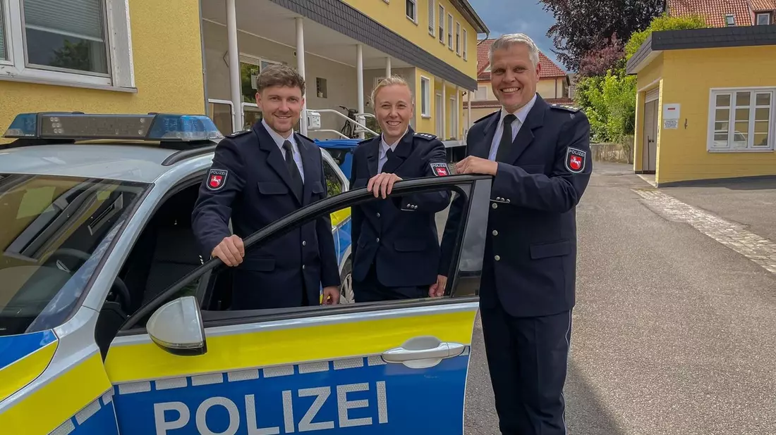 POL-HI: Leitungswechsel beim Polizeikommissariat Elze - Polizeioberkommissar Jannes Heinemann folgt Polizeihauptkommissarin Kim Wehfer - Bild: presseportal.de
