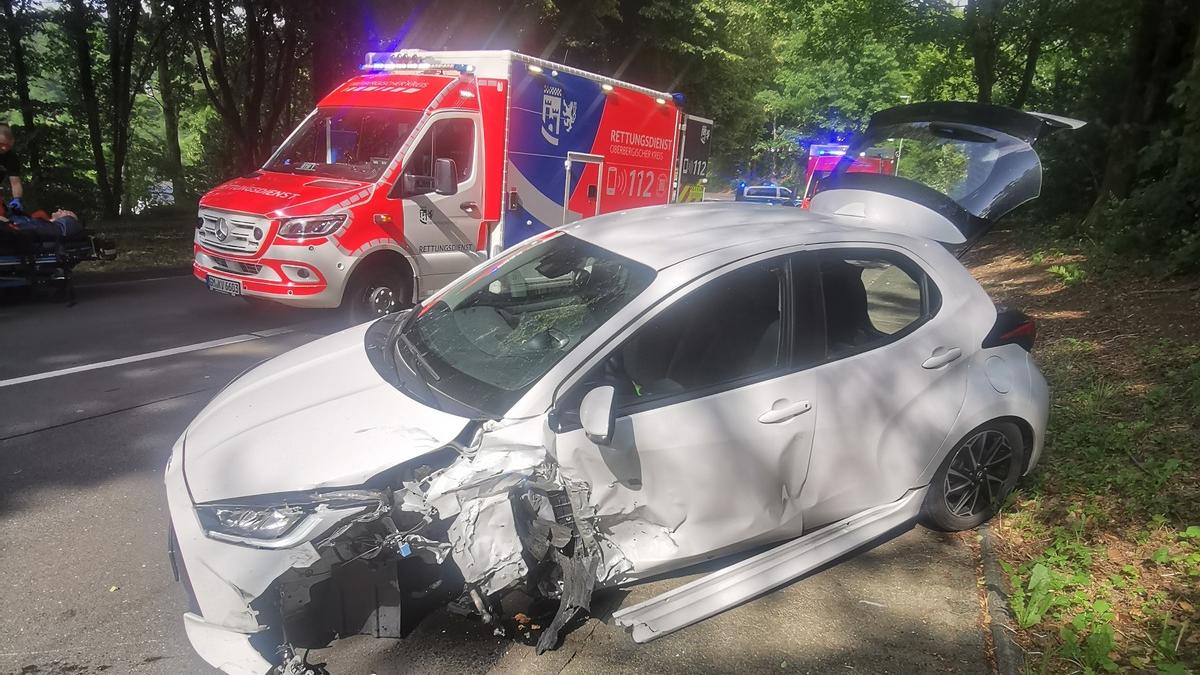 POL-GM: 59-Jähriger gerät in den Gegenverkehr - Foto: presseportal.de