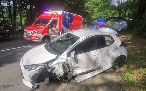 POL-GM: 59-Jähriger gerät in den Gegenverkehr - Foto: presseportal.de