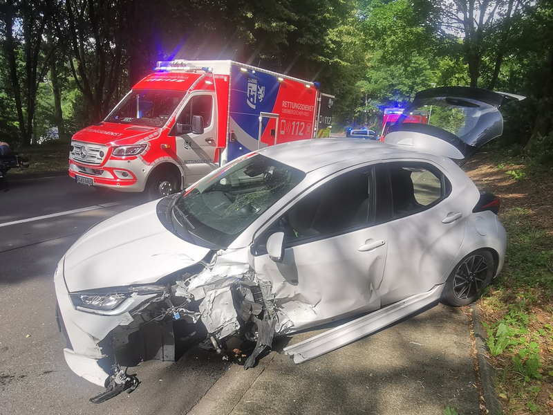 POL-GM: 59-Jähriger gerät in den Gegenverkehr - Foto: presseportal.de