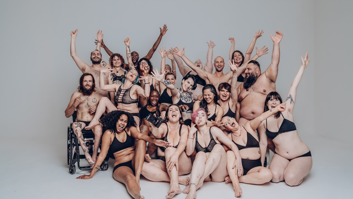 Mobil Krankenkasse fördert Kunstprojekt für Körpervielfalt auf Berliner Festivals / dein körper ist genug - Sichtbarkeit für reale Körper, fernab gängiger Ideale - Foto: presseportal.de