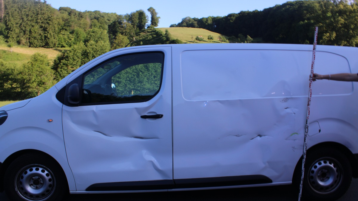 POL-RBK: Bergisch Gladbach - Quadfahrer bei Zusammenstoß schwer verletzt - Foto: presseportal.de
