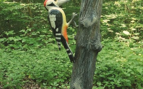 LPI-GTH: Holzskulptur entwendet - Zeugen gesucht - Foto: presseportal.de
