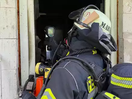 FW-SE: Feuer zerstört Bungalow - Foto: presseportal.de