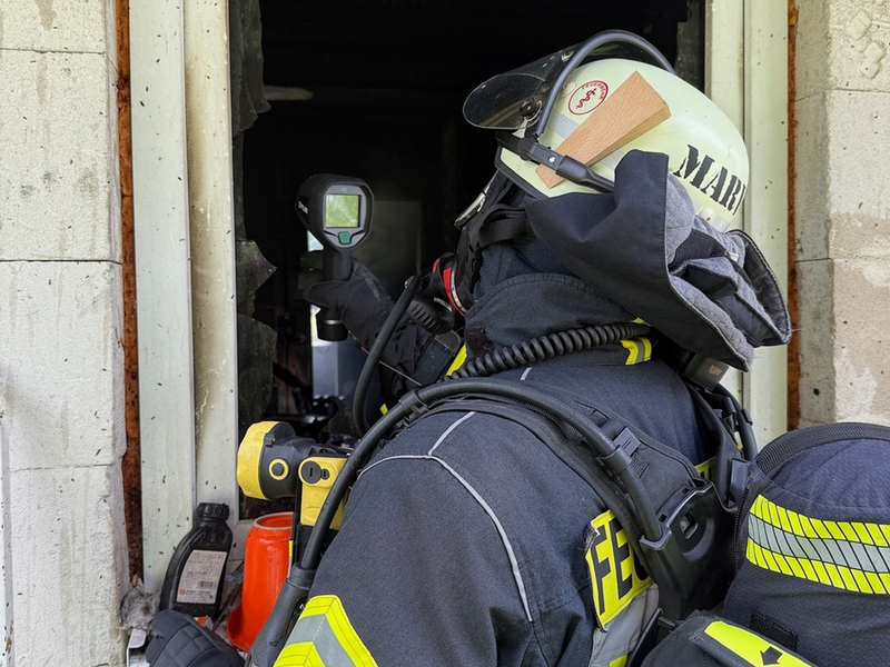 FW-SE: Feuer zerstört Bungalow - Foto: presseportal.de