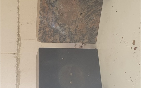 POL-NE: Kripo sucht Eigentümer von Sockelplatten - Foto: presseportal.de