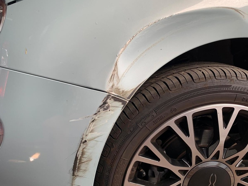 POL-PDKL: Fahrzeug gestreift und abgehauen - Foto: presseportal.de