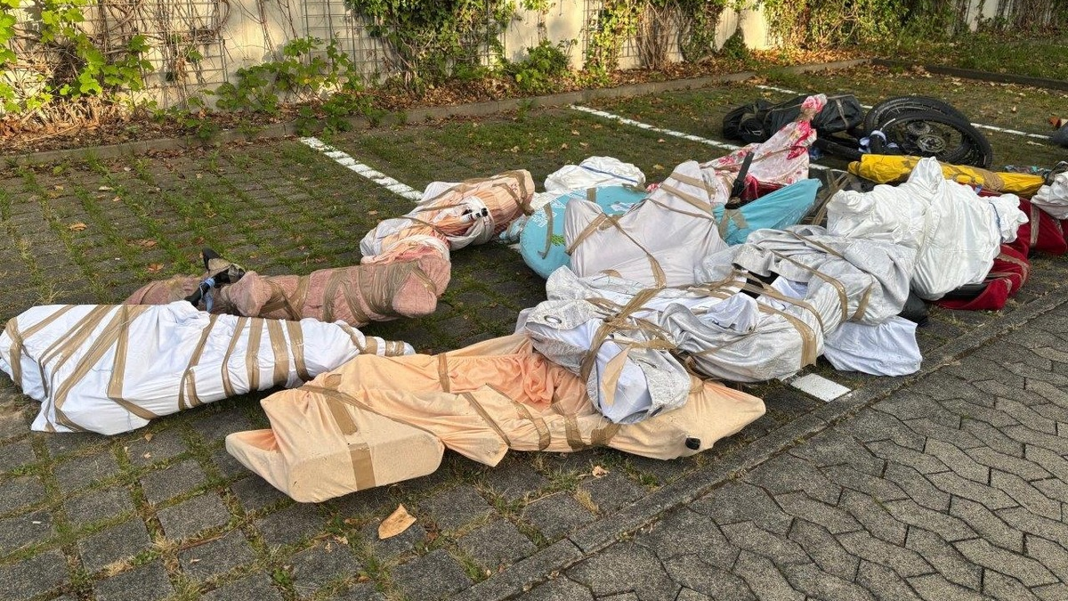 POL-GÖ: (207/2025) Erfolg im Kampf gegen Fahrraddiebe: Polizei entdeckt vierzehn gestohlene E-Bikes in ausländischem Mercedes-Sprinter, Fahrer in U-Haft, Fahrzeug beschlagnahmt, Ermittlungen dauern an - Foto: presseportal.de