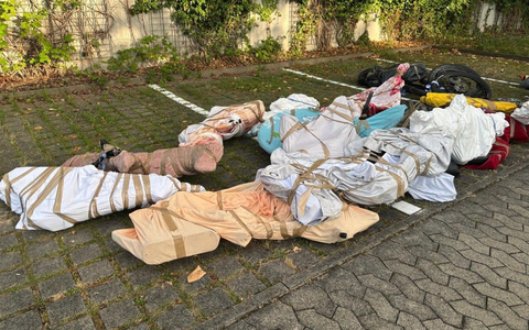 POL-GÖ: (207/2025) Erfolg im Kampf gegen Fahrraddiebe: Polizei entdeckt vierzehn gestohlene E-Bikes in ausländischem Mercedes-Sprinter, Fahrer in U-Haft, Fahrzeug beschlagnahmt, Ermittlungen dauern an - Foto: presseportal.de