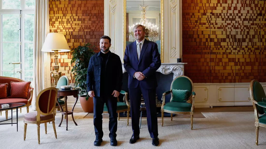Könnte über das Schicksal der Nato entscheiden: US-Präsident Donald Trump saß beim Dinner neben König Willem-Alexander. - Bild: Remko de Waal/POOL ANP/AP/dpa