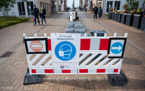 Waren die Corona-Schutzmaßnahmen damals angemessen? - Foto: Daniel Bockwoldt/dpa