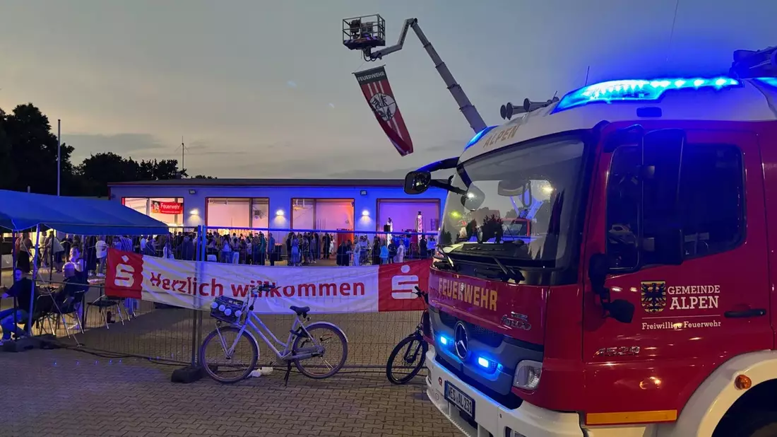 FW Alpen: Rückblick: Blaulichtparty 2025 in Menzelen - Bild: presseportal.de
