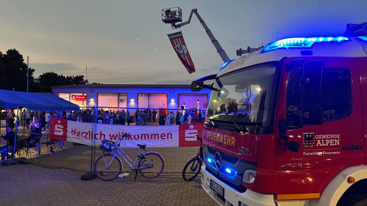 FW Alpen: Rückblick: Blaulichtparty 2025 in Menzelen - Foto: presseportal.de