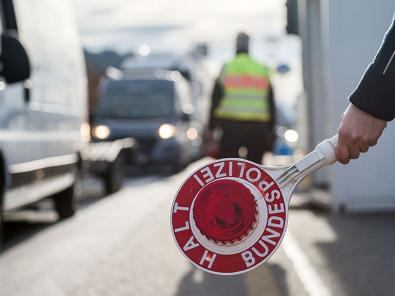 BPOL NRW: Bundespolizei vereitelt 2 Schleusungen und setzt Einreiseverbot durch - Foto: presseportal.de
