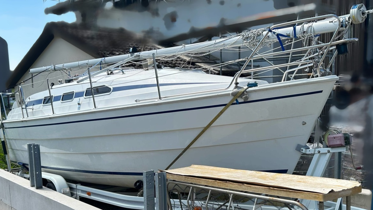 HZA-SI: Unverzolltes Schiff auf dem Trockenen - Foto: presseportal.de