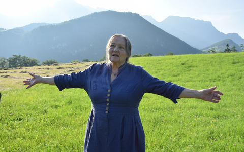 Schauspielerin Marianne SÀgebrecht am Rande von Dreharbeiten zu der ARD-Vorabendserie «Watzmann ermittelt». - Foto: Jörg Seewald/Agentur See4C/dpa Schauspielerin Marianne SÀgebrecht am Rande von Dreharbeiten zu der ARD-Vorabendserie «Watzmann ermittelt». - Foto: Jörg Seewald/Agentur See4C/dpa