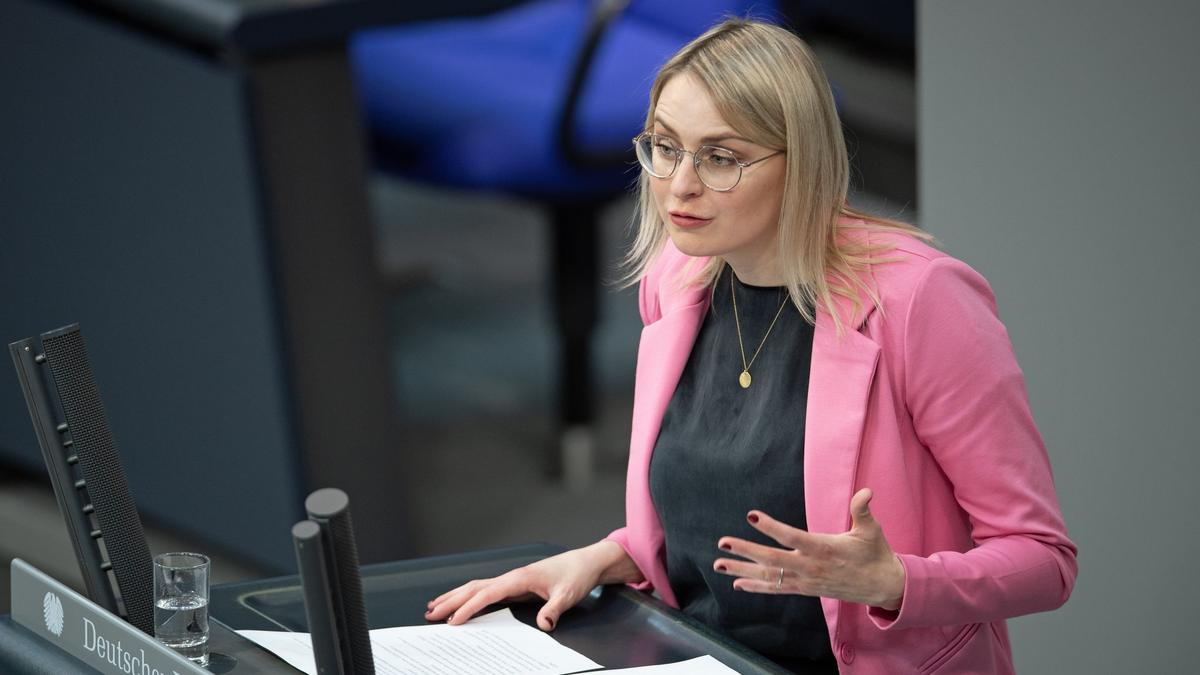 Natalie Pawlik (SPD) ist als Staatsministerin für Migration, Flüchtlinge, Integration und Antirassismus zuständig. (Archivfoto) - Foto: Jonathan Penschek/dpa