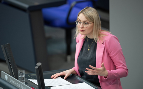 Natalie Pawlik (SPD) ist als Staatsministerin für Migration, Flüchtlinge, Integration und Antirassismus zuständig. (Archivfoto) - Foto: Jonathan Penschek/dpa