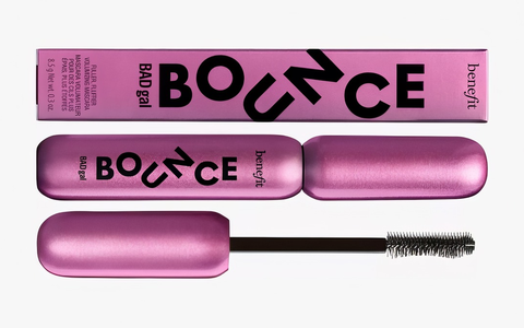 Benefit Cosmetics setzt bei Verpackung der BADgal Bounce Mascara auf recyclingfähige Lösung von Smurfit Westrock - Foto: presseportal.de