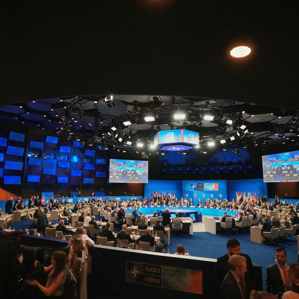 Der diesjährige Nato-Gipfel in Den Haag wird vermutlich als einer der kürzesten der vergangenen Jahrzehnte in die Geschichte eingehen. Am Mittwoch gab es nur eine einzige Arbeitssitzung. - Foto: Markus Schreiber/AP/dpa