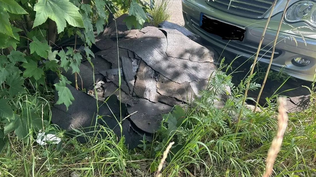 POL-PDMY: Illegale Müllablagerung auf Mitfahrerparkplatz Ochtendung - Bild: presseportal.de