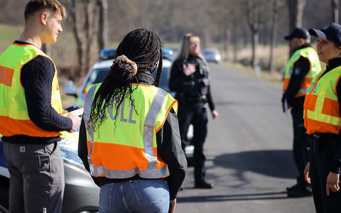 HZA-AC: Berufsinfotag beim Hauptzollamt Aachen am 28. Juni 2025 Karriere beim Zoll - Ausbildung und Studium beim Hauptzollamt Aachen - Foto: presseportal.de HZA-AC: Berufsinfotag beim Hauptzollamt Aachen am 28. Juni 2025 Karriere beim Zoll - Ausbildung und Studium beim Hauptzollamt Aachen - Foto: presseportal.de