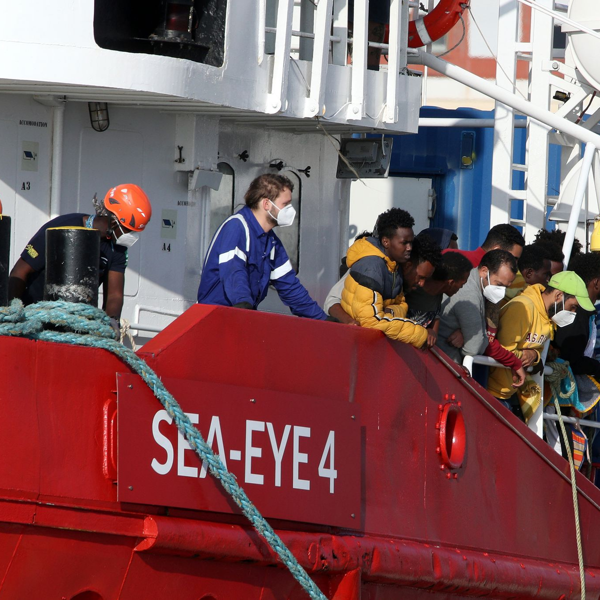 Die Seenotretter fürchten, dass sie künftig weniger Menschen helfen können. (Archivbild) - Foto: Alberto Lo Bianco/LaPresse/AP/dpa