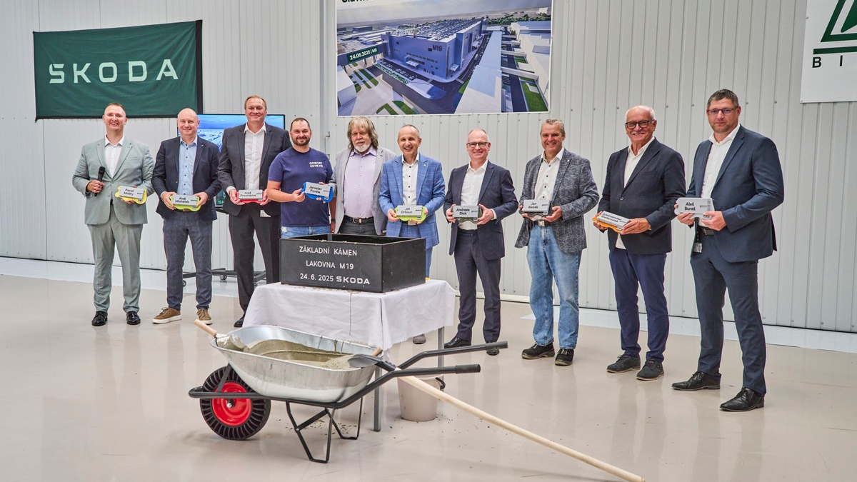 Zukunftssicherung am Stammsitz: Škoda Auto legt Grundstein für eine hochmoderne Lackiererei - Foto: presseportal.de
