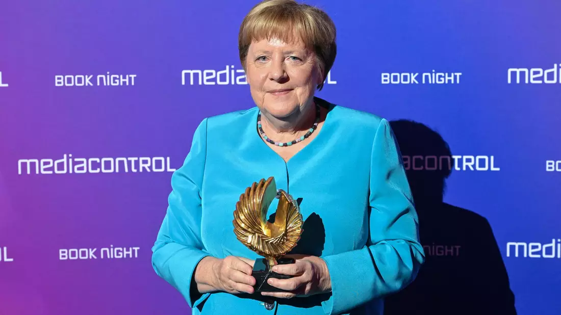 Merkel mochte Blumendeko und Küche im Kanzleramt. - Bild: Uli Deck/dpa