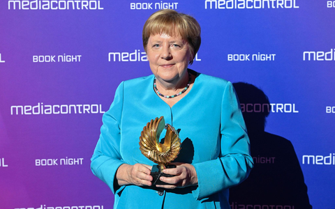 Merkel mochte Blumendeko und Küche im Kanzleramt. - Foto: Uli Deck/dpa