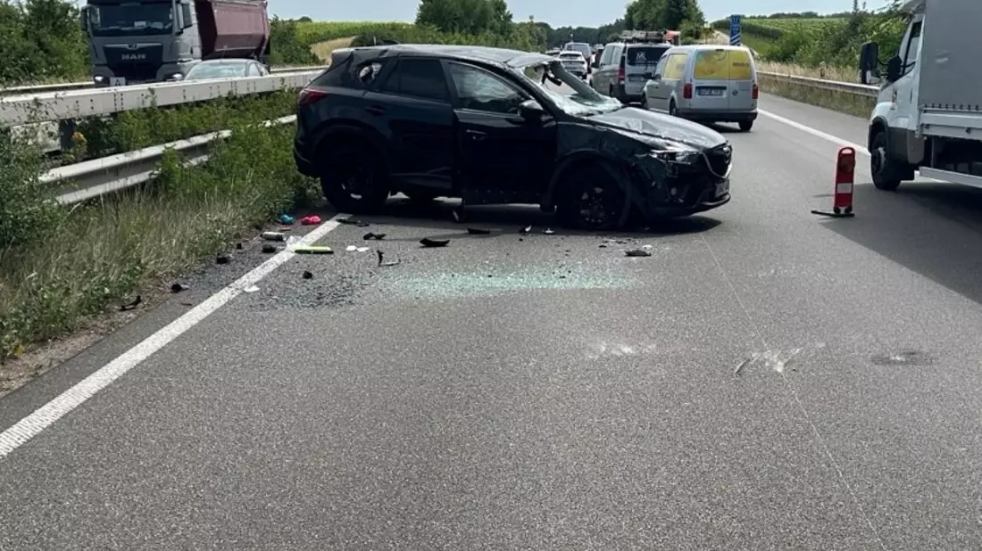 POL-PDLD: Verkehrsunfall in Stauende auf A 65 - Bild: presseportal.de