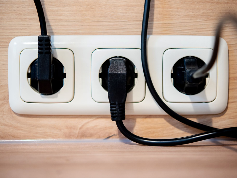 CDU, CSU und SPD haben im Koalitionsvertrag angekündigt, die Stromsteuer für alle zu senken. (Symbolbild) - Foto: Hauke-Christian Dittrich/dpa