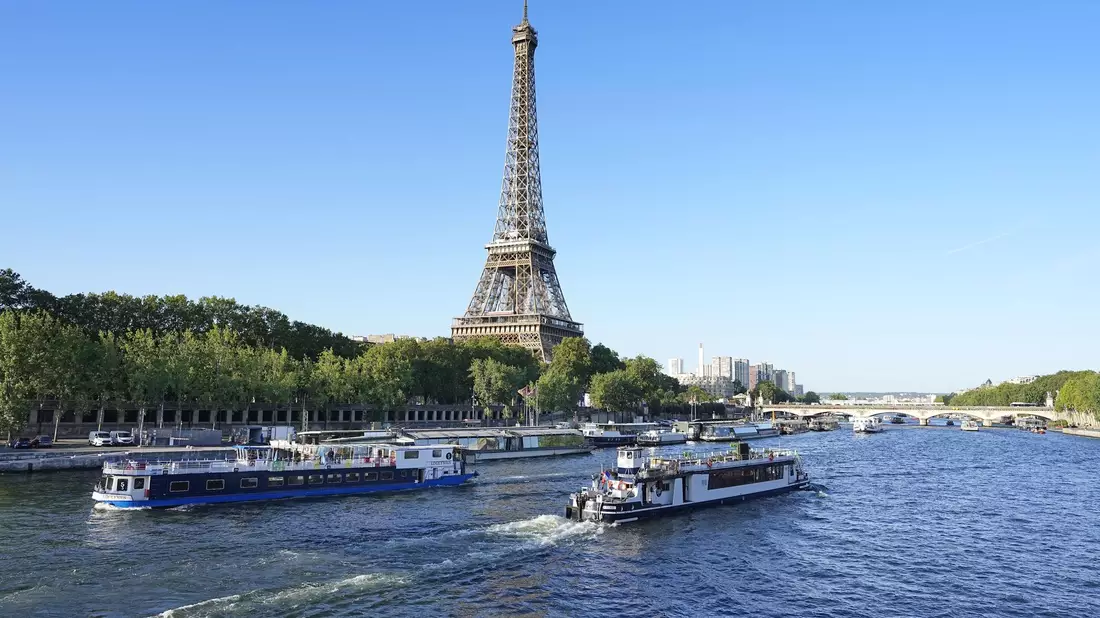 In Paris sind im August wegen der Ferien deutlich weniger Menschenmassen unterwegs. (Archivbild) - Bild: -/kyodo/dpa