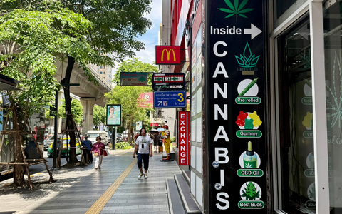 Cannabis-Shops schossen nach der Legalisierung 2022 wie Pilze aus dem Boden.  - Foto: Carola Frentzen/dpa