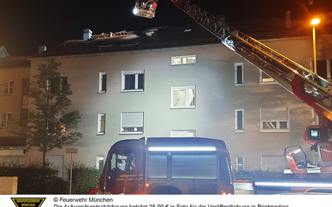 FW-M: Feuer in der Dachgaube (Sendling) - Foto: presseportal.de