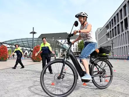 POL-HAM: Polizei Hamm und ADFC laden ein - Offenes Pedelec-Training am Willy-Brandt-Platz - Foto: presseportal.de
