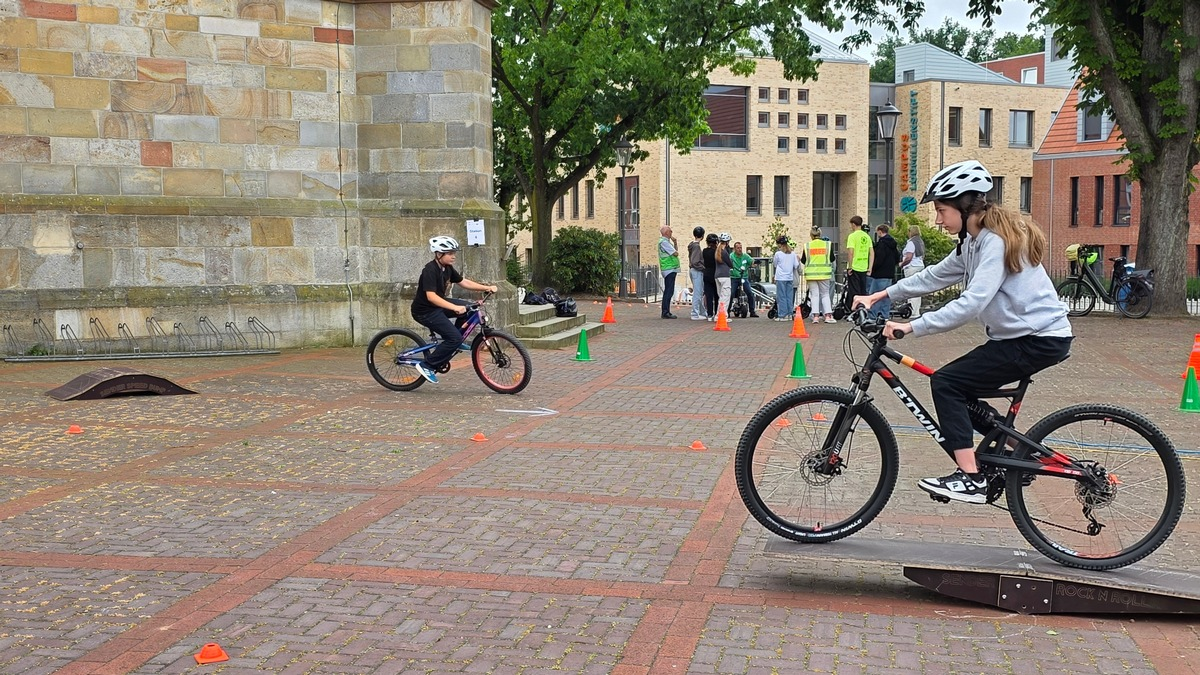 POL-EL: Meppen - Helmtag ein voller Erfolg (Fotos) - Foto: presseportal.de