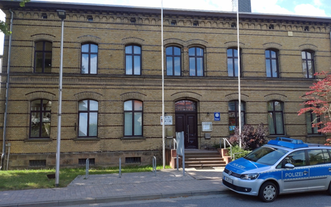 POL-GÖ: (209/2025) Eingeschränkte Öffnungszeiten in der Polizeistation Walkenried ab Juli 2025 - Foto: presseportal.de POL-GÖ: (209/2025) Eingeschränkte Öffnungszeiten in der Polizeistation Walkenried ab Juli 2025 - Foto: presseportal.de