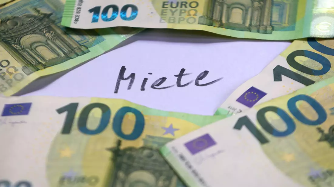 Die Mietpreisbremse soll hohe Preissprünge bei Neuvermietungen verhindern. - Bild: Karl-Josef Hildenbrand/dpa