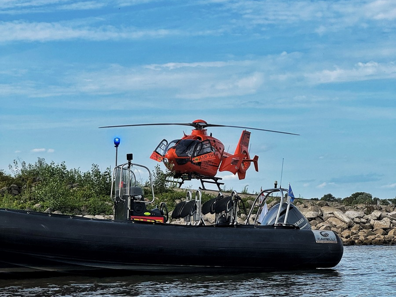 FW-NE: Badeunfall auf Höhe Neuss-Uedesheim | Person aus dem Rhein gerettet - Foto: presseportal.de