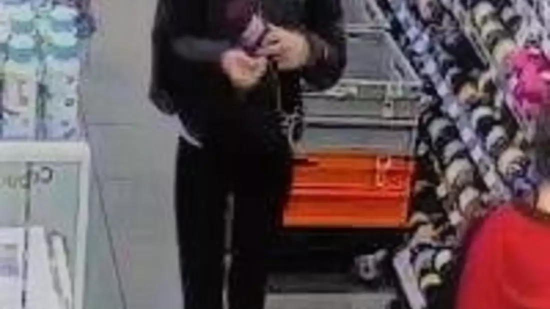 LPI-J: Öffentlichkeitsfahndung nach Ladendiebstahl mit Waffe - Bild: presseportal.de